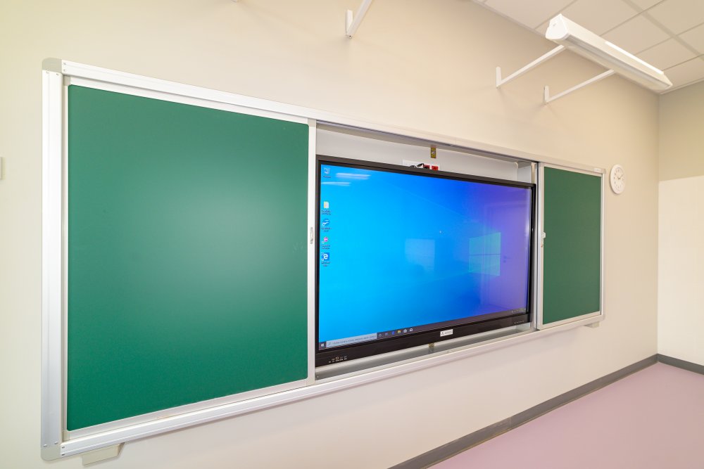 Рельсовая система с передвижными досками