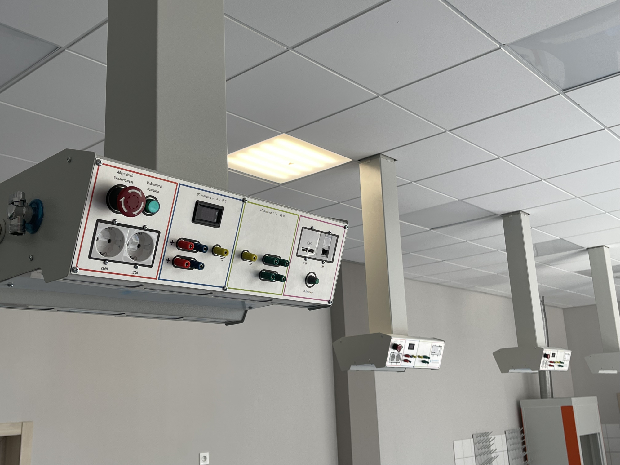 Система электроснабжения потолочная